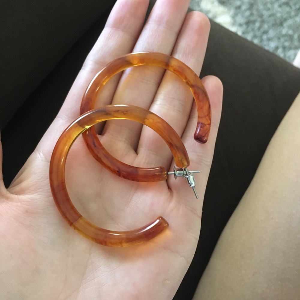Leopard Acrylic Tortoise Shell Round Hoop Earrings - Picture 1 of 2